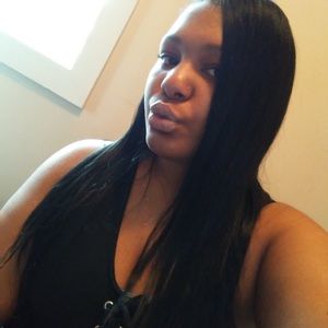 Meet your Posher, Emonoe